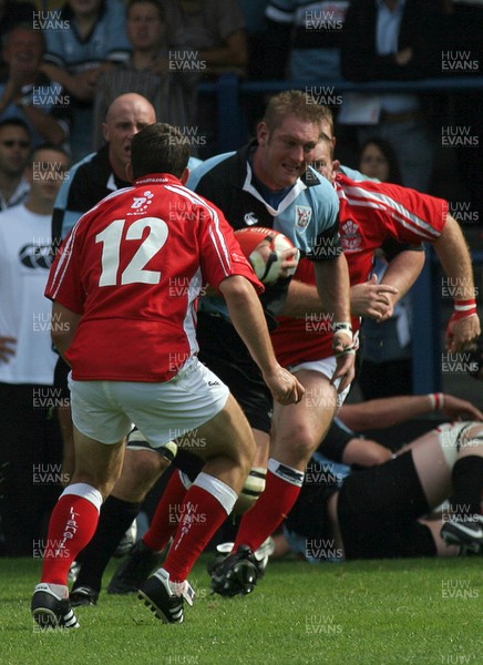 090906 - Cardiff v Llanelli - Principality Premiership - Gavin Lucas