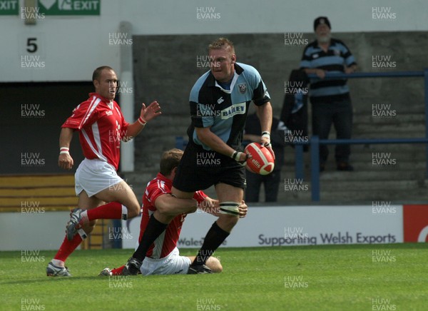 090906 - Cardiff v Llanelli - Principality Premiership - Gavin Lucas