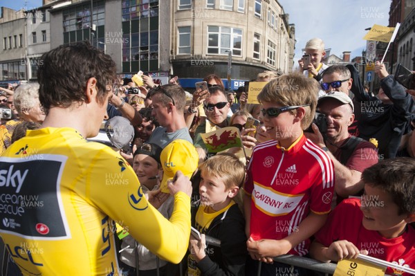 090818 - Geraint Thomas Homecoming Parade - Geraint Thomas during a homecoming parade in Cardiff City centre after winning the Tour de France