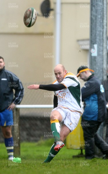 021113  - Gilfach Goch v Merthyr - SWALEC League 1 - Steve Long attempting  to convert the try