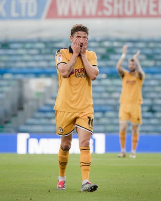 031026 - Gillingham v Newport County - Sky Bet League 2 - Harrison Biggins of Newport County
