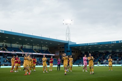 031026 - Gillingham v Newport County - Sky Bet League 2 - Players of Newport County applaud the fans