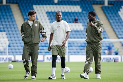 031026 - Gillingham v Newport County - Sky Bet League 2 - Matthew Dibley-Dias of Newport County, Yahya Bamba of Newport County and Michael Adu-Poku of Newport County