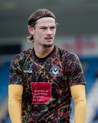 031026 - Gillingham v Newport County - Sky Bet League 2 - Daniel Sassi of Newport County