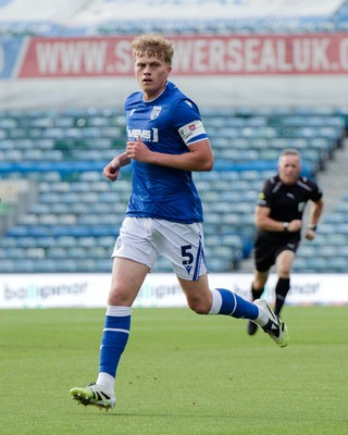 031026 - Gillingham v Newport County - Sky Bet League 2 - Andy Smith of Gillingham