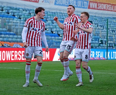 170126 - Gillingham v Newport County - Sky Bet League 2 - Michael Spellman of Newport County (21) celebrates scoring the first goal