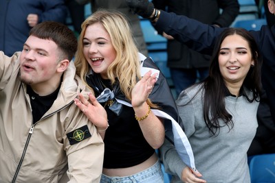 170126 - Gillingham v Newport County - Sky Bet League 2 - Newport fans celebrate the opening goal