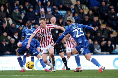 170126 - Gillingham v Newport County - Sky Bet League 2 - Matt Smith of Newport County 