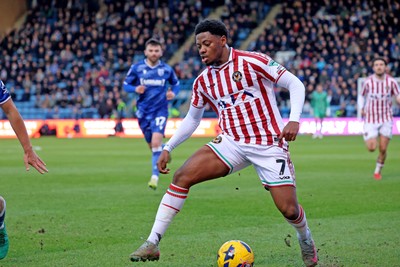 170126 - Gillingham v Newport County - Sky Bet League 2 - Bobby Kamwa of Newport County 