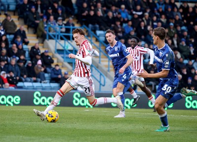 170126 - Gillingham v Newport County - Sky Bet League 2 - Michael Spellman of Newport County