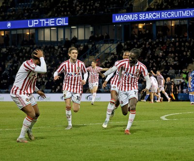 170126 - Gillingham v Newport County - Sky Bet League 2 - Cameron Antwi of Newport County celebrates scoring their second goal 