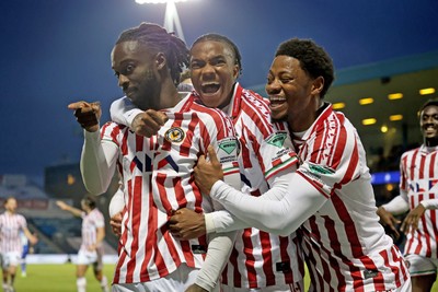 170126 - Gillingham v Newport County - Sky Bet League 2 - Cameron Antwi of Newport County celebrates scoring their second goal 