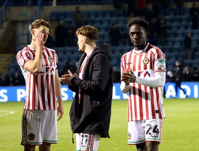 170126 - Gillingham v Newport County - Sky Bet League 2 - Newport players applaud the fans at the end of the game 