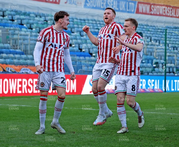 170126 - Gillingham v Newport County - Sky Bet League 2 - Michael Spellman of Newport County (21) celebrates scoring the first goal
