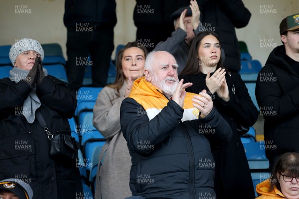 170126 - Gillingham v Newport County - Sky Bet League 2 - Newport fans 