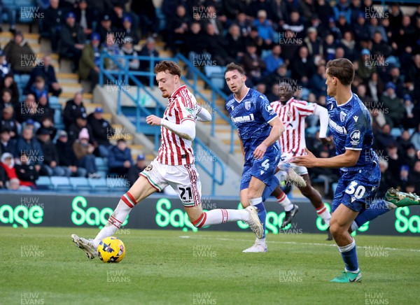 170126 - Gillingham v Newport County - Sky Bet League 2 - Michael Spellman of Newport County