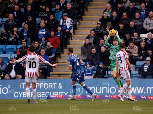 170126 - Gillingham v Newport County - Sky Bet League 2 - Jordan Wright of Newport County