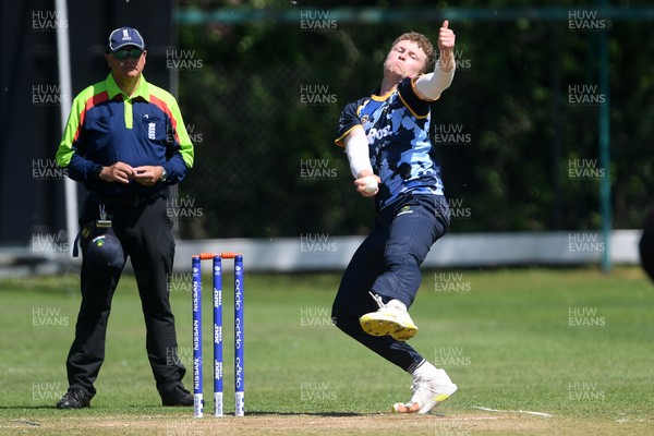 140525 - Glamorgan 2nd XI v Cardiff UCCE - T20 Blast Friendly - Ben Morris of Glamorgan bowling