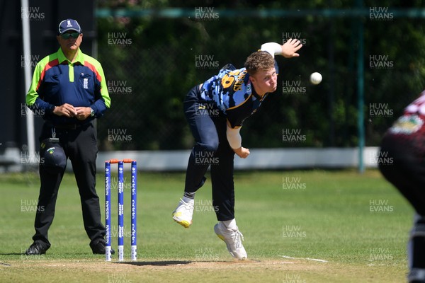 140525 - Glamorgan 2nd XI v Cardiff UCCE - T20 Blast Friendly - Ben Morris of Glamorgan bowling