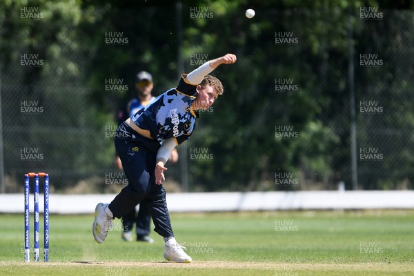 140525 - Glamorgan 2nd XI v Cardiff UCCE - T20 Blast Friendly - Ben Morris of Glamorgan bowling