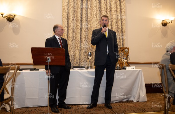 041023 - Glamorgan Cricket Club and St Helen’s Balconiers Combined Annual Awards Dinner, Towers Hotel, Swansea - Steve Watkin with Edward Bevan 