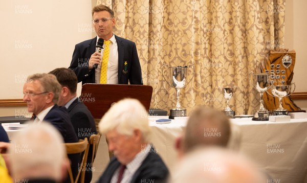041023 - Glamorgan Cricket Club and St Helen’s Balconiers Combined Annual Awards Dinner, Towers Hotel, Swansea - Glamorgan’s Director of Cricket Mark Wallace speaks at the event