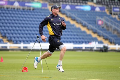 130720 - Glamorgan County Cricket Club return to group training at Sophia Gardens, Cardiff - Graham Wagg