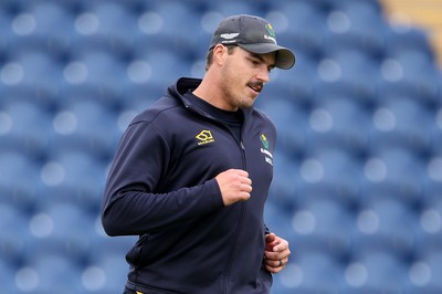 130720 - Glamorgan County Cricket Club return to group training at Sophia Gardens, Cardiff - Marchant de Lange
