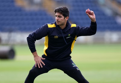 020424 - Glamorgan Cricket Training - Mir Hamza of Glamorgan