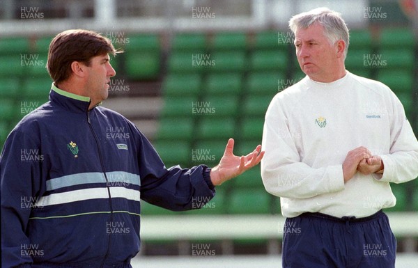 160499 - Glamorgan Cricket Training - Glamorgan 2nd XI coach John Derrick with Duncan Fletcher (right)