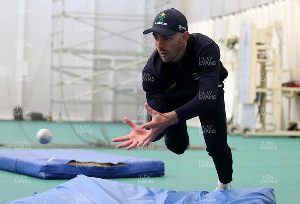 280421 - Glamorgan Cricket Training - James Weighell during training