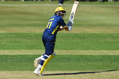 190822 - Glamorgan v Hampshire - Royal London Cup - Nick Gubbins of Hampshire hits a shot