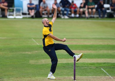 190822 - Glamorgan v Hampshire - Royal London Cup - James Weighell of Glamorgan bowls