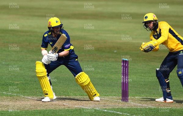 190822 - Glamorgan v Hampshire - Royal London Cup - Nick Gubbins of Hampshire plays a shot