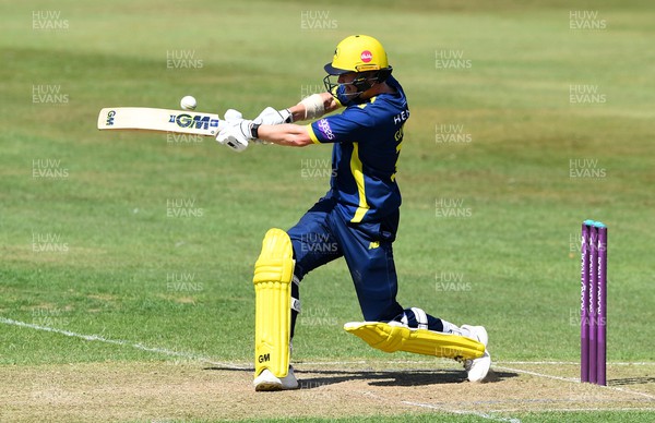 190822 - Glamorgan v Hampshire - Royal London Cup - Nick Gubbins of Hampshire hits a shot