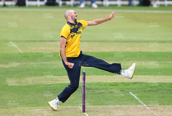 190822 - Glamorgan v Hampshire - Royal London Cup - James Weighell of Glamorgan bowls