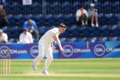 040525 - Glamorgan v Derbyshire - Rothesay County Championship - Andy Gorvin of Glamorgan bowling