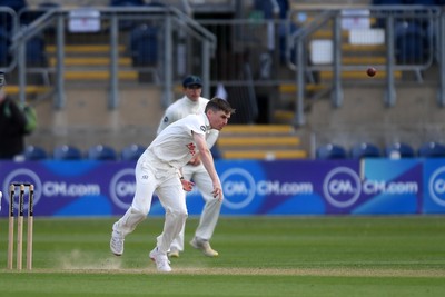 040525 - Glamorgan v Derbyshire - Rothesay County Championship - Andy Gorvin of Glamorgan bowling