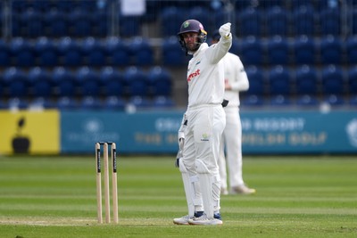 040525 - Glamorgan v Derbyshire - Rothesay County Championship - Chris Cooke of Glamorgan