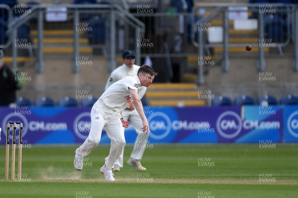 040525 - Glamorgan v Derbyshire - Rothesay County Championship - Andy Gorvin of Glamorgan bowling