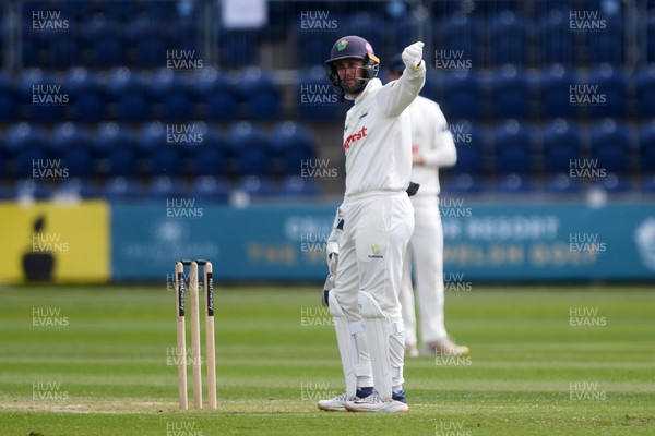 040525 - Glamorgan v Derbyshire - Rothesay County Championship - Chris Cooke of Glamorgan