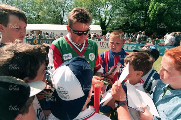 010697 - Glamorgan v Durham - Sunday League - Robert Croft signs autographs