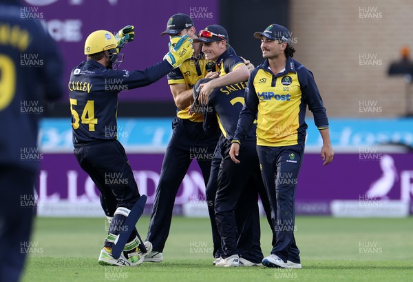 190821 - Glamorgan v Durham - Royal London One Day Final - Andy Gorvin of Glamorgan celebrates taking the wicket of Cameron Bancroft with team mates