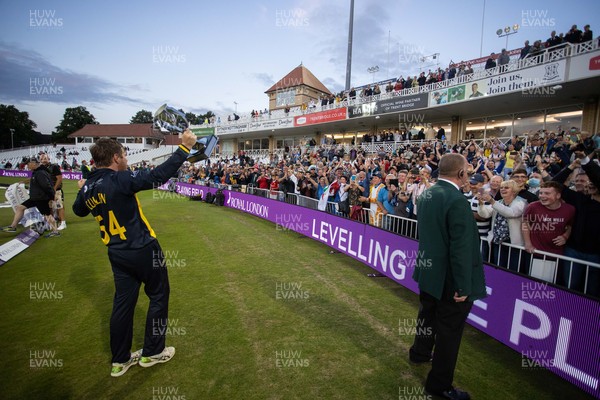 190821 - Glamorgan v Durham - Royal London One Day Final - Tom Cullen celebrates with the fans