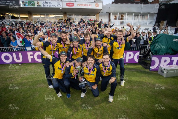 190821 - Glamorgan v Durham - Royal London One Day Final - Glamorgan celebrate in front of the fans