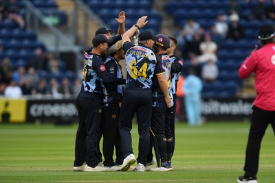 060625 - Glamorgan v Essex - T20 Vitality Blast - Chris Cooke of Glamorgan catches the ball to dismiss Paul Walter of Essex