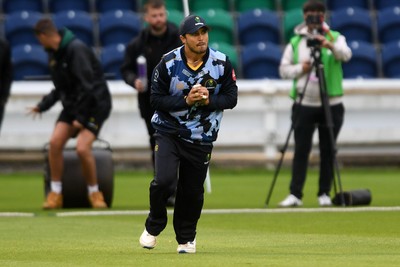 060625 - Glamorgan v Essex - T20 Vitality Blast - Kiran Carlson of Glamorgan catches the ball to dismiss Shane Snater of Essex