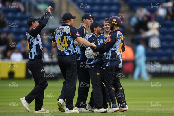 060625 - Glamorgan v Essex - T20 Vitality Blast - Chris Cooke of Glamorgan catches the ball to dismiss Paul Walter of Essex