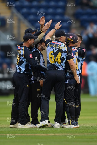 060625 - Glamorgan v Essex - T20 Vitality Blast - Chris Cooke of Glamorgan catches the ball to dismiss Paul Walter of Essex