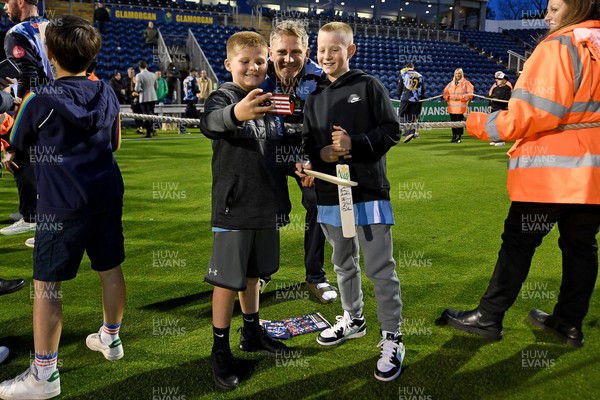 060625 - Glamorgan v Essex - T20 Vitality Blast - Timm Van Der Gugten of Glamorgan with fans at full time